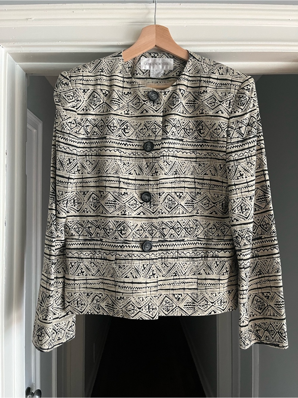 100% Silk Patterned Jones New York Black & Cream Button Jacket